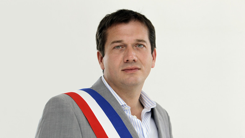 La chanson «Aïcha» a-t-elle été bannie d'un spectacle scolaire ? Le maire FN nie en bloc