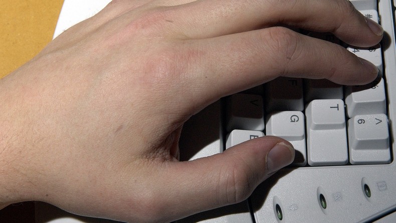 Mesures radicales contre des violeurs d’enfants en Indonésie : puces électroniques et castration