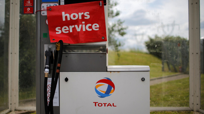 Pénurie de carburant : quelles sont les raffineries à l’arrêt ? (CARTE)