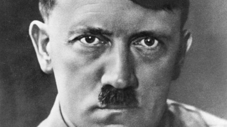 Allemagne : un salon de coiffure ayant utilisé l'image d'Hitler à des fins promotionnelles poursuivi