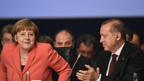Merkel en Turquie : l’Allemagne et l’Union européenne sont prises entre deux feux
