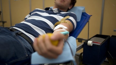 La Belgique pourrait bientôt autoriser le don de sang pour les homosexuels
