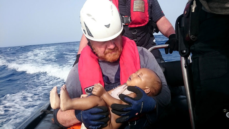 Nouvelle photo choc d'un bébé mort noyé en Méditerranée : les ONG montent au créneau
