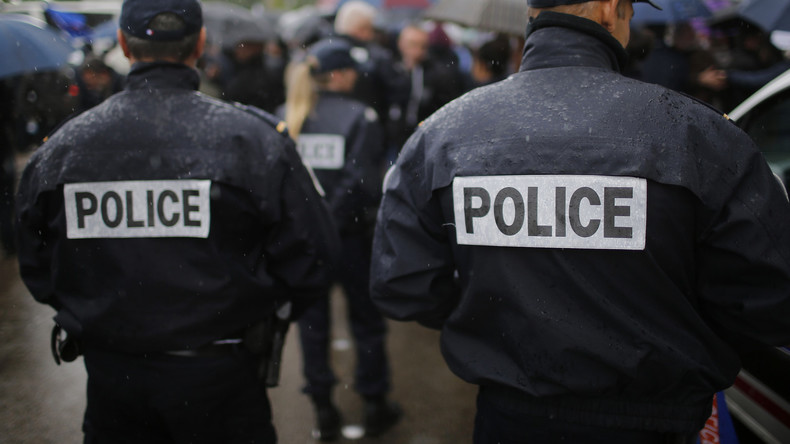 Ivry : ils attaquent des policiers, puis sont libérés à cause d'une panne informatique