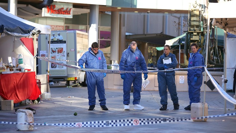 Sydney : Un malade mental avec un couteau crie «Allahou akbar», la police blesse trois passantes