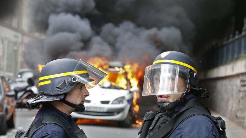 Voiture de police incendiée : un 6e suspect mis en examen notamment pour «tentative de meurtre»