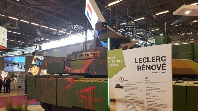 Le collectif «pas de salon de l'armement à Paris» perturbe la grand-messe militaire d'Eurosatory