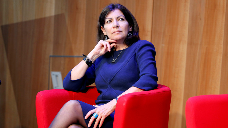 Le maire francilien accusé de propos sexistes par Anne Hidalgo contre-attaque