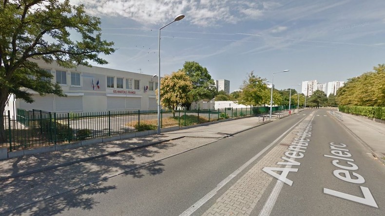 Un élève de 12 ans grièvement blessé, poignardé par un camarade près de Lyon