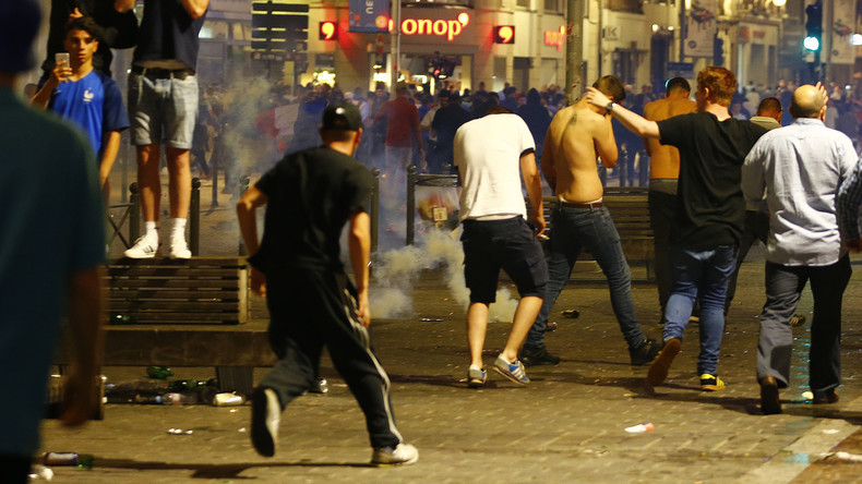 Soir de tensions : violents affrontements entre des supporters anglais et la police à Lille