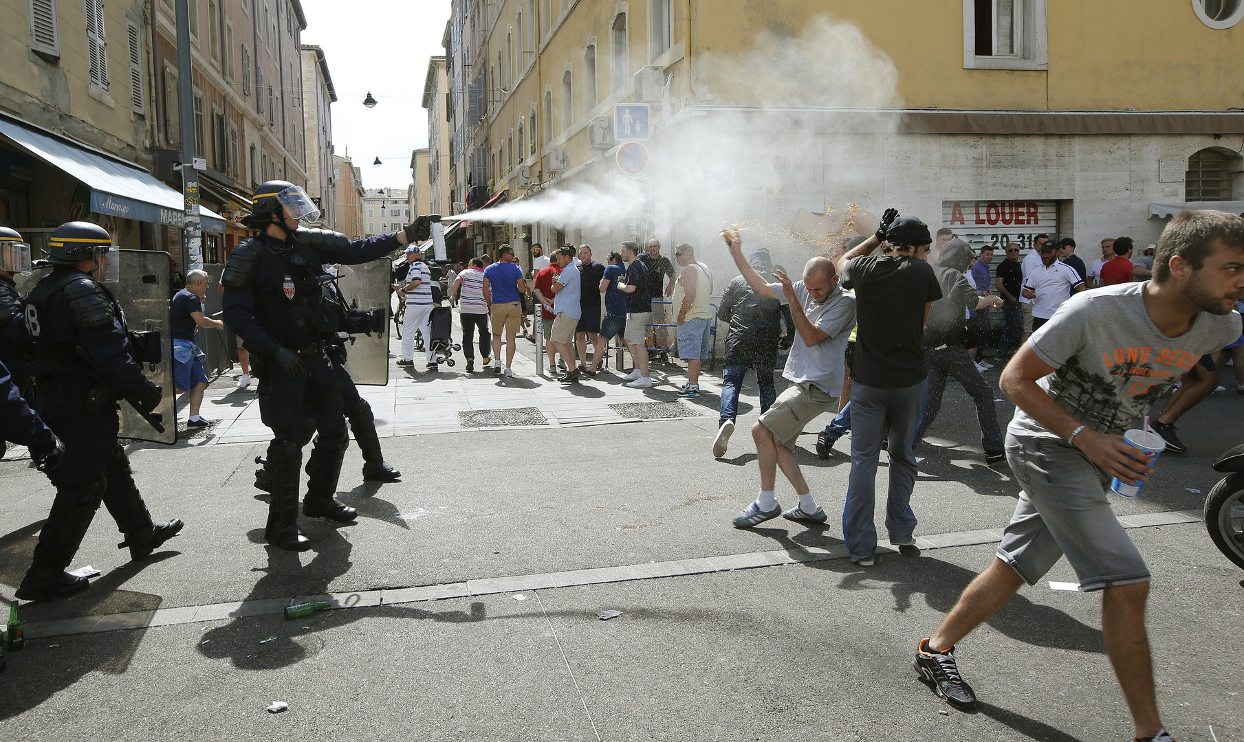 Marseille : fortes tensions entre les supporters et la police, nombreux blessés (PHOTOS, VIDEOS)