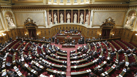 Le Sénat vote à une majorité écrasante la levée progressive des sanctions contre la Russie