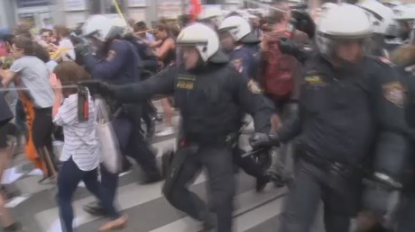 Une manifestation contre les migrants à Vienne se transforme en affrontements