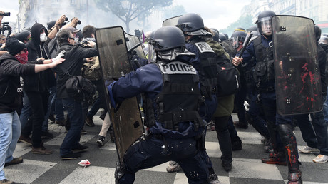 Loi Travail : la manifestation dégénère à Paris et échappe aux syndicats (VIDEOS)