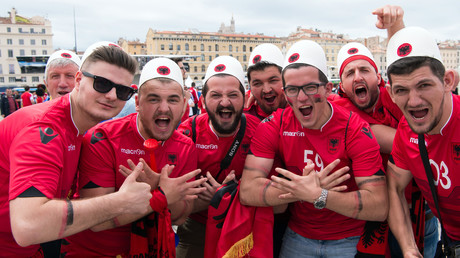 Ambiance de fête à Marseille en amont du match France-Albanie 