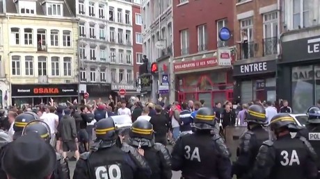 Euro 2016 : la police fait usage de gaz lacrymogène à Lille pour disperser quelque 200 supporters