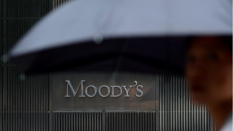 Moody’s menace d'abaisser la note du Royaume-Uni, la Banque d’Angleterre tente de calmer le jeu