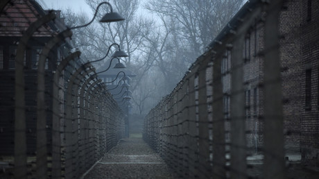 Après plus de 50 ans, un présumé survivant américain d'Auschwitz reconnaît avoir tout inventé