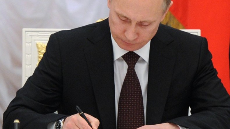 «La loi renseignement» russe signée par Vladimir Poutine