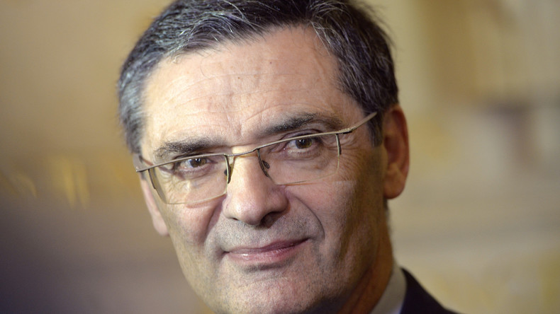 Patrick Devedjian : «Ce n'est pas le football» qui va «faire oublier les échecs» de Hollande