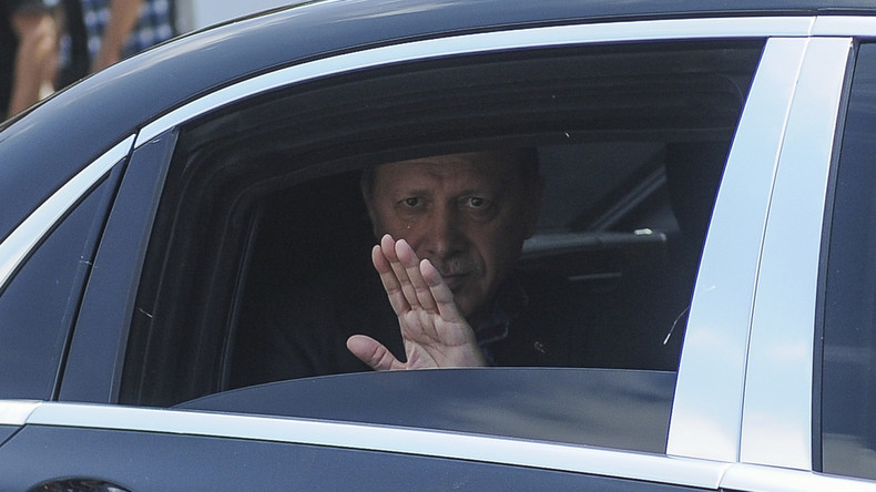 Coup d'Etat manqué en Turquie : le gouvernement aurait sciemment laissé faire