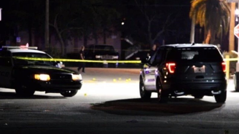  Deux morts et au moins 14 blessés lors d'une fusillade dans une soirée pour adolescents en Floride 