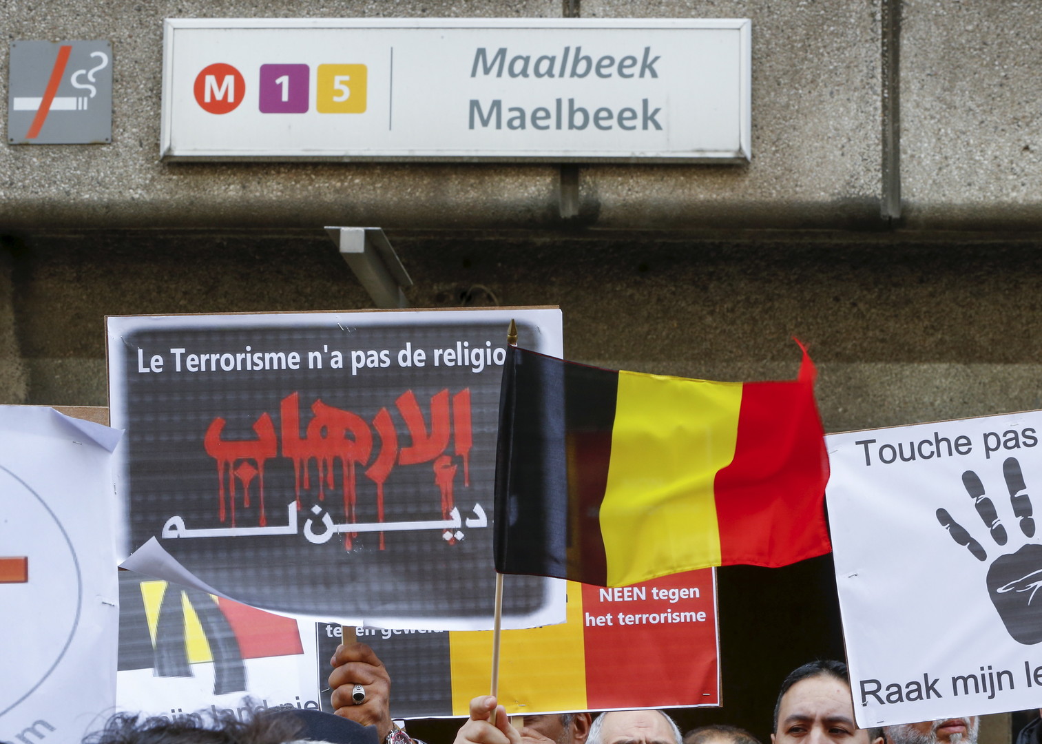 Attentats de Bruxelles : couacs dans la communication et aéroport sans défense