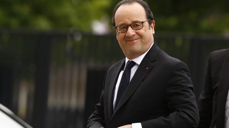 Hollande est le «premier émetteur de chèques en bois» en France, dit Alain Juppé