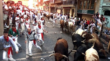 Espagne : cinq hommes écroués pour un viol collectif filmé en marge des fêtes de Pampelune