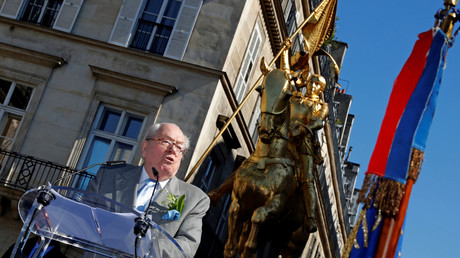1er mai avec Jean-Marie Le Pen : une vice-présidente du FN suspendue 15 mois de ses fonctions