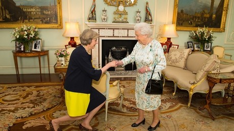 Theresa May devient officiellement la deuxième femme Premier ministre britannique