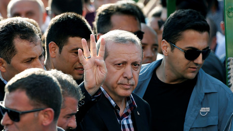 Turquie : Erdogan estime qu'il faut sans délai rétablir la peine de mort
