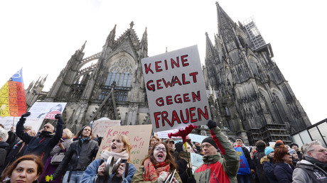 Agressions à Cologne : une jeune fille déclare être tombée enceinte après avoir été violée