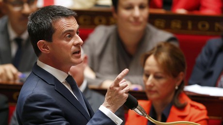 Valls suscite une polémique en appelant «à vivre avec la menace terroriste»