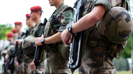 Lutte anti-terroriste : Hollande promet de nouveaux fonds pour l'opération Sentinelle