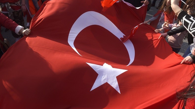 Vienne : croyant perturber une réunion kurde, des nationalistes turcs atterrissent chez des serbes