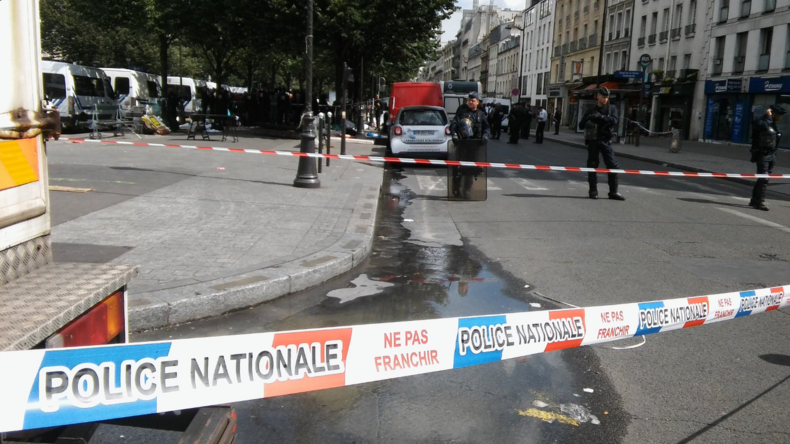 Un camp de migrants à été évacué par la police dans le nord de Paris (PHOTOS, VIDEO)