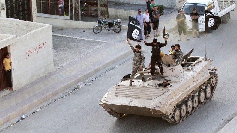 Djihadi Girl : une petite fille décapite une poupée dans une nouvelle vidéo de Daesh