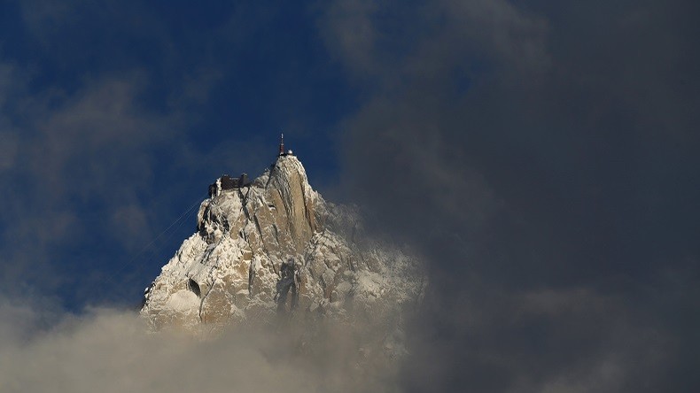 Un guide de montagne et ses deux clientes meurent en pleine ascension du Mont-Blanc