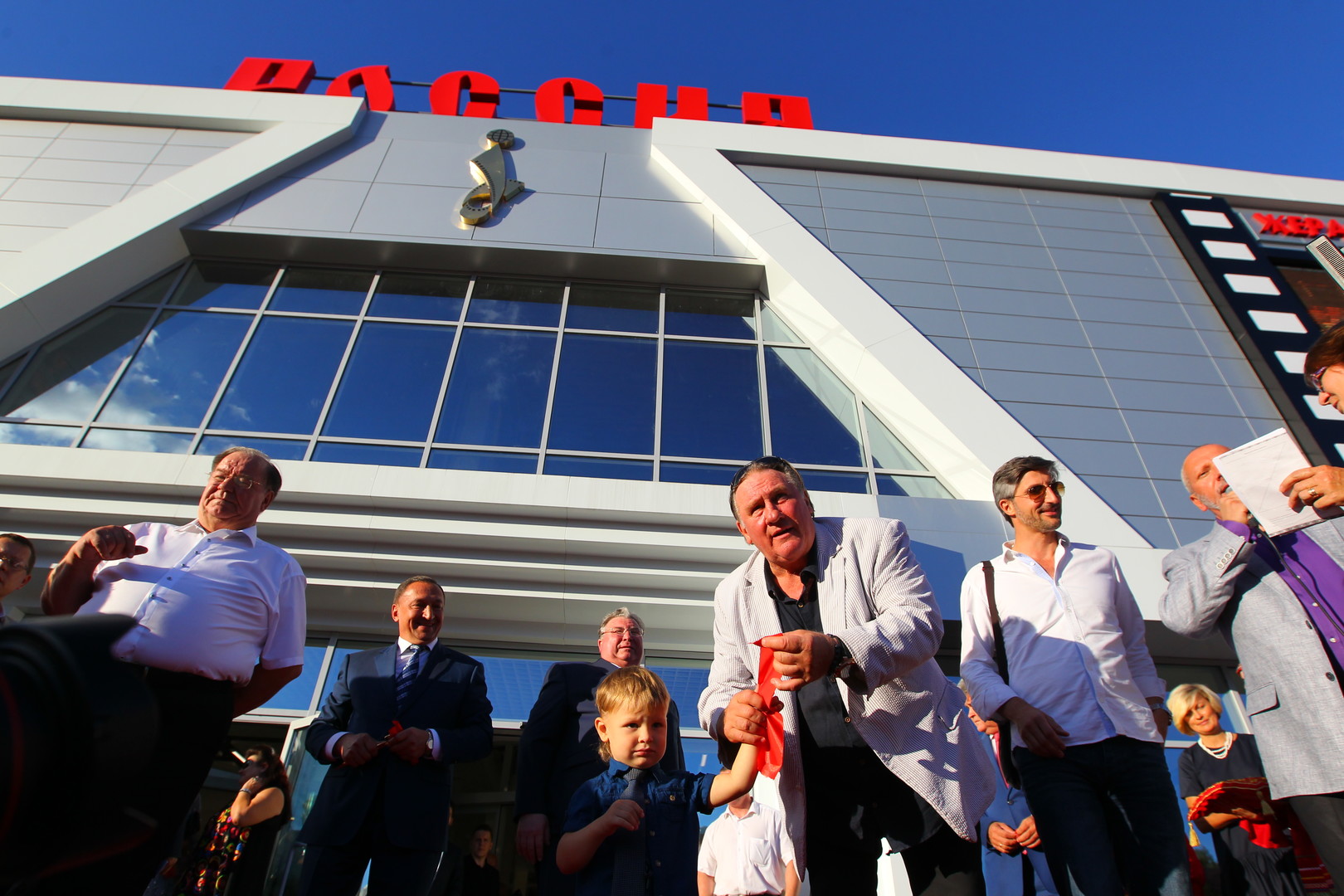 Gérard Depardieu inaugure un centre cinématographique à son nom en Russie (VIDEO)