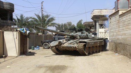 Un char des militaires irakiens en Anbar