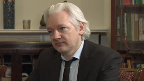 Julian Assange accuse Hillary Clinton d'avoir fourni des armes aux djihadistes syriens