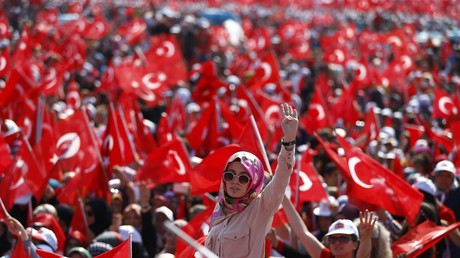 Turquie : manifestation anti-putsch massive à Istanbul (PHOTOS, VIDEOS)