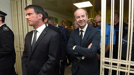 Prisons : le «plan» de Manuel Valls contre la surpopulation et la radicalisation suscite la critique