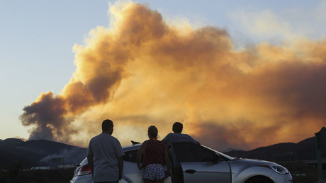 Un incendie ravage la Californie, près de 100 000 personnes prennent la fuite (PHOTOS, VIDEOS)