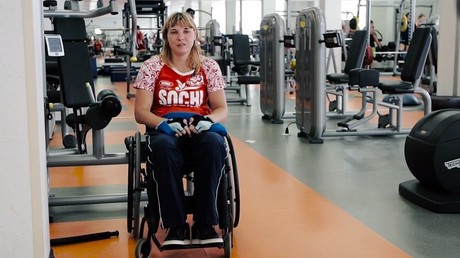 Incertains de leur sort, les athlètes handicapés russes se livrent entre rires et larmes (VIDEO)