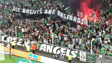 UEFA : les supporters du Beitar Jérusalem accueillis avec des drapeaux palestiniens à Saint-Etienne
