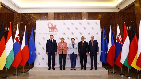 Le Premier ministre slovaque Robert Fico, la chancelière allemande Angela Merkel, la Premier ministre polonaise Beata Szydlo, le Premier ministre hongrois Viktor Orban et le Premier ministre tchèque Bohuslav Sobotka