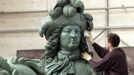 Sondage  : près d'un Français sur trois serait prêt à voter pour un candidat royaliste