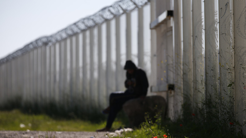 Calais : la construction d'un mur de 4 mètres de haut et d'un kilomètre de long va commencer